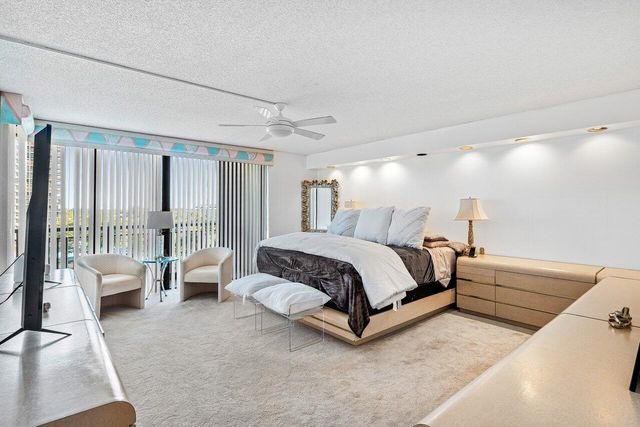 2427 Presidential Way 701, West Palm Beach, FL 33401