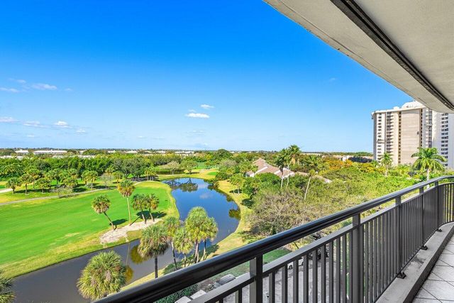 2427 Presidential Way 701, West Palm Beach, FL 33401