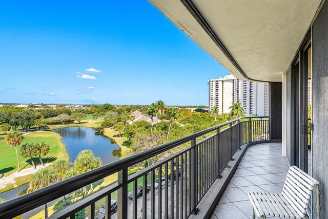 2427 Presidential Way 701, West Palm Beach, FL 33401