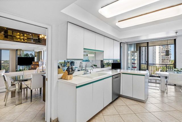 2427 Presidential Way 701, West Palm Beach, FL 33401