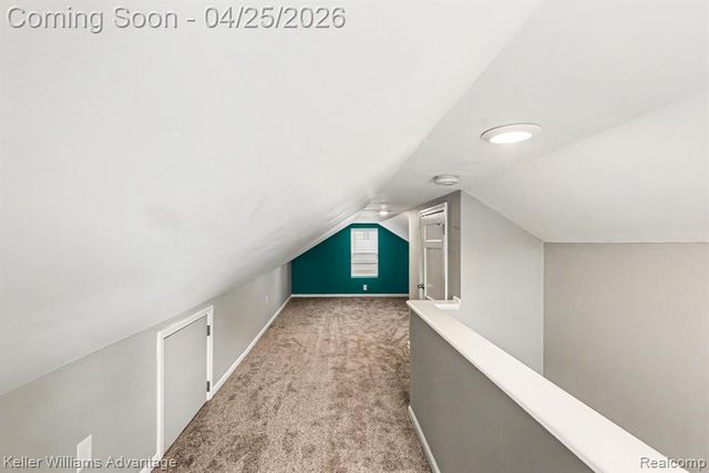 941 W Farnum Avenue, Madison Heights, MI 48071