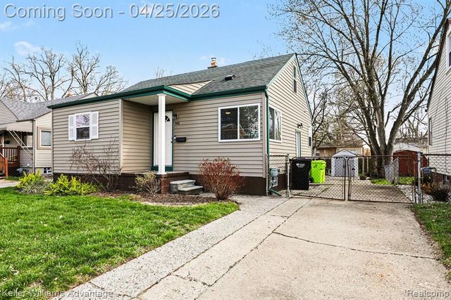 941 W Farnum Avenue, Madison Heights, MI 48071