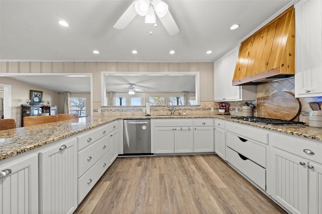 104 Navajo Trail, Whitney, TX 76692