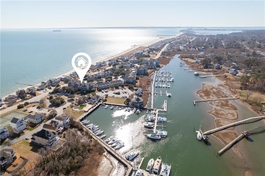 1031 High Dunes Quay Apt 103, Hampton, VA 23664