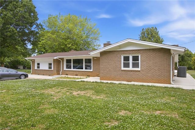 5700 Old Oak Ridge Road, Greensboro, NC 27410