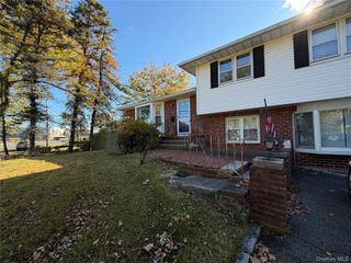 48 Earl Road, Melville, NY 11747