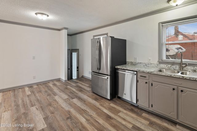 9309 Cloverwood Ln, Louisville, KY 40291