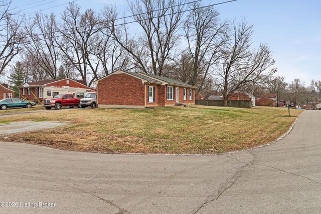 9309 Cloverwood Ln, Louisville, KY 40291