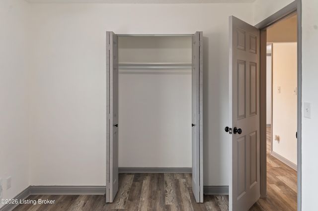 9309 Cloverwood Ln, Louisville, KY 40291