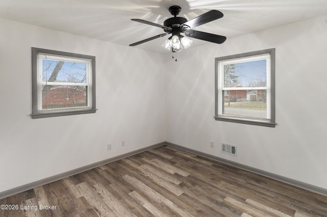 9309 Cloverwood Ln, Louisville, KY 40291