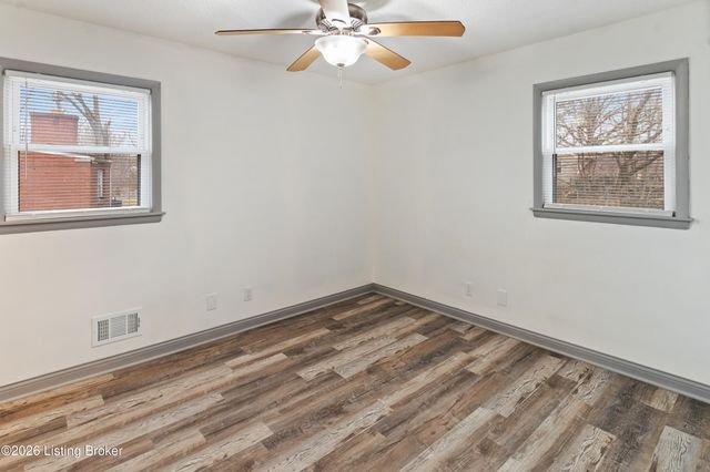 9309 Cloverwood Ln, Louisville, KY 40291