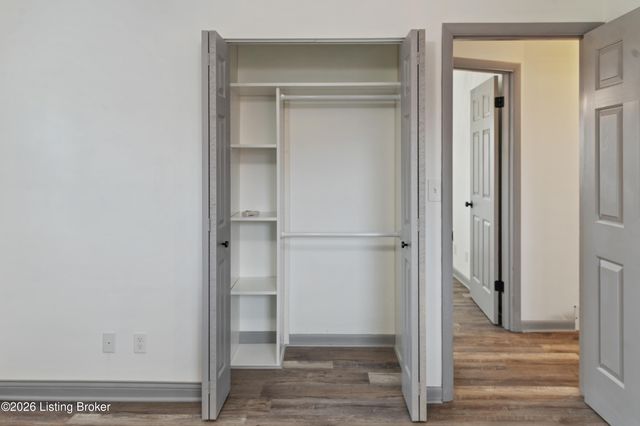 9309 Cloverwood Ln, Louisville, KY 40291