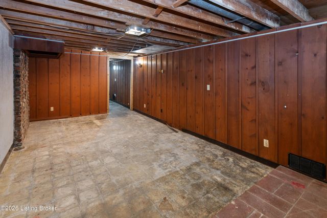 9309 Cloverwood Ln, Louisville, KY 40291