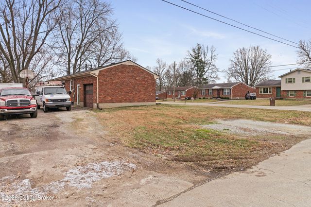 9309 Cloverwood Ln, Louisville, KY 40291