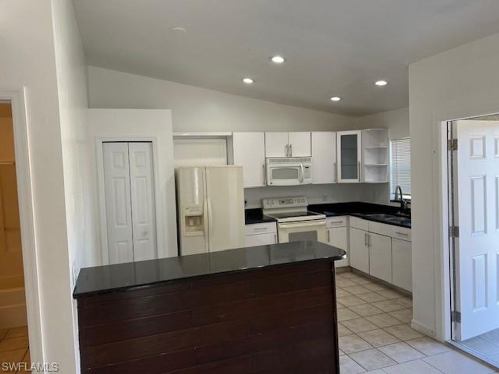 1248 Columbus BLVD, FORT MYERS, FL 33913 — photo 2