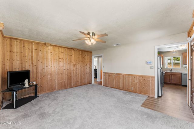 3333 W Avenue L4, Lancaster, CA 93536