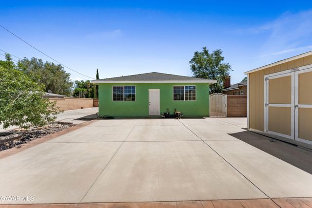3333 W Avenue L4, Lancaster, CA 93536