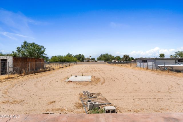 3333 W Avenue L4, Lancaster, CA 93536