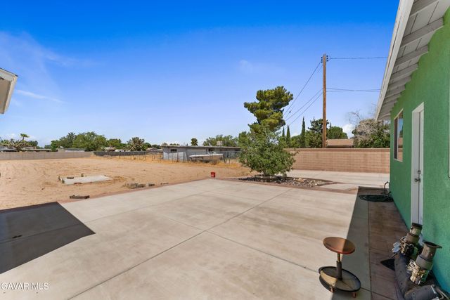 3333 W Avenue L4, Lancaster, CA 93536