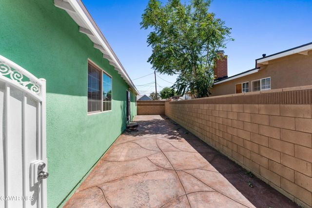 3333 W Avenue L4, Lancaster, CA 93536