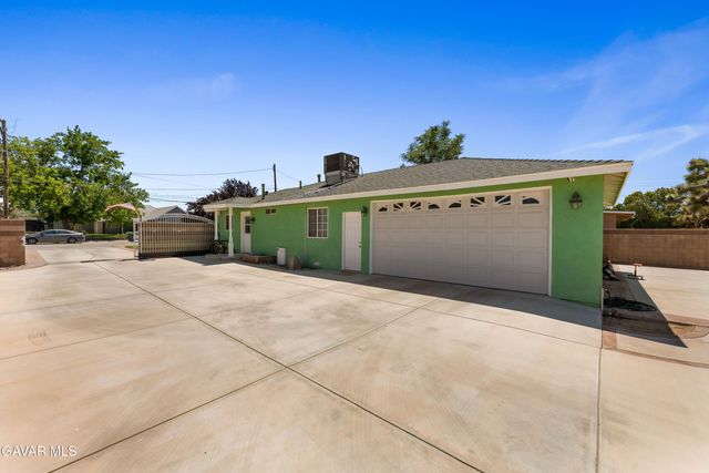 3333 W Avenue L4, Lancaster, CA 93536