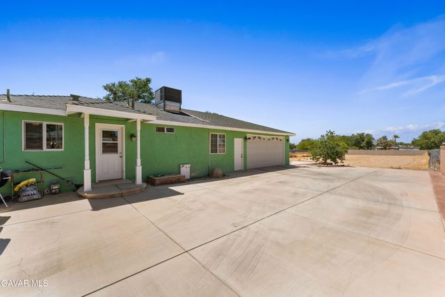 3333 W Avenue L4, Lancaster, CA 93536