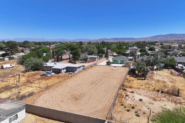 3333 W Avenue L4, Lancaster, CA 93536