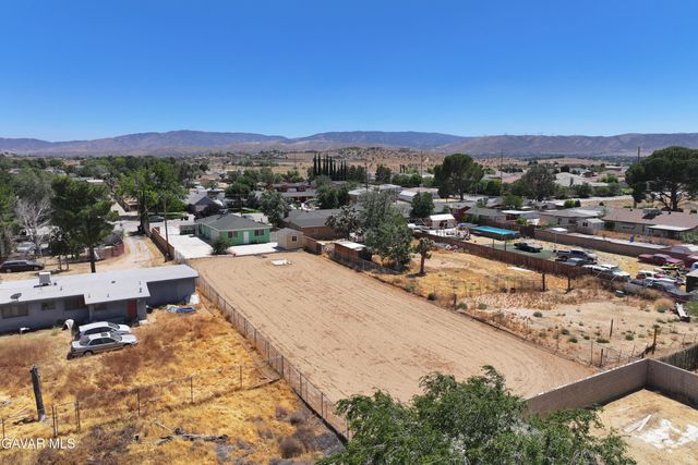 3333 W Avenue L4, Lancaster, CA 93536