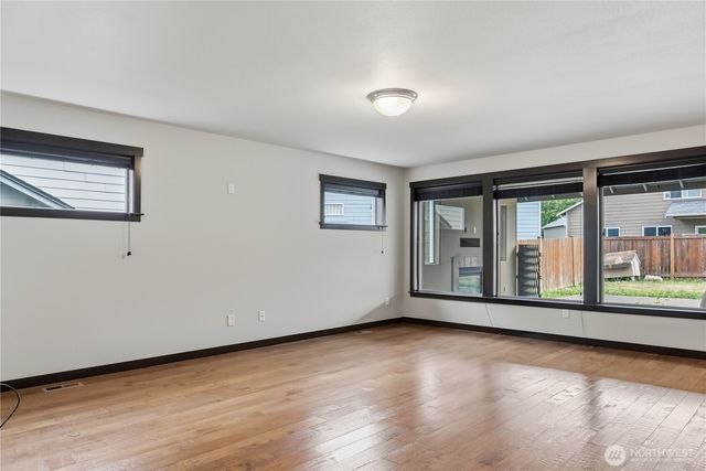 310 LeAnn Street, Mount Vernon, WA 98274