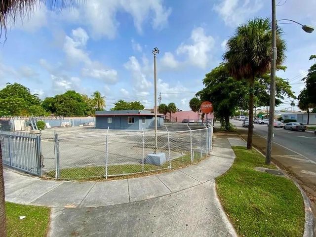 1910 NW 17th Ave, Miami, FL 33125