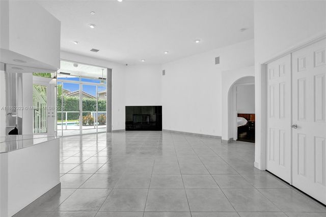 12434 NW 19th Pl, Coral Springs, FL 33071