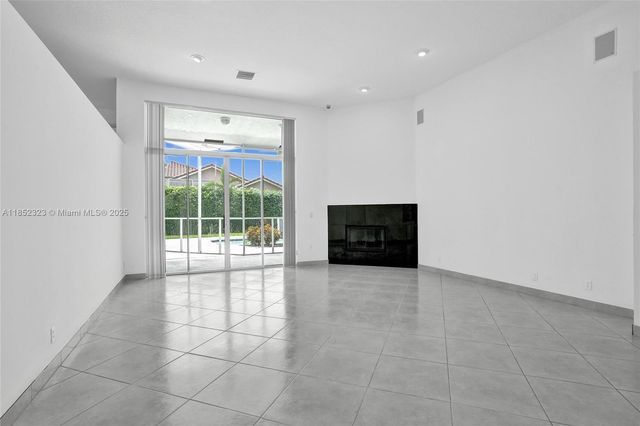 12434 NW 19th Pl, Coral Springs, FL 33071