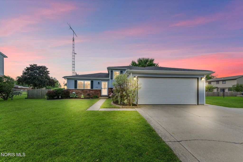 3360 Bordeaux, Northwood, OH 43619