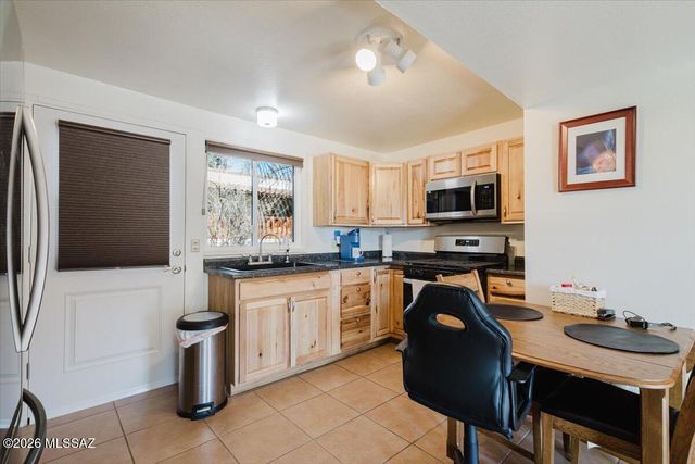 348 S Paseo Madera Unit C, Green Valley, AZ 85614