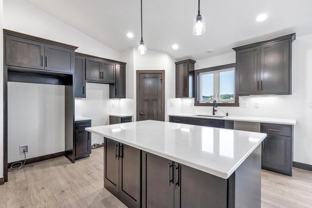 3735 HAROLDS WAY, Suamico, WI 54313