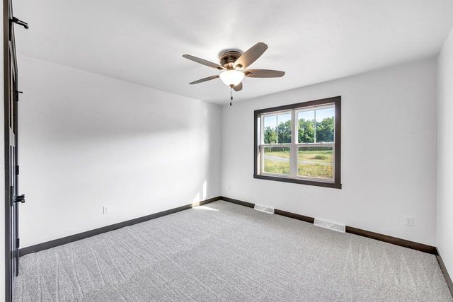 3735 HAROLDS WAY, Suamico, WI 54313