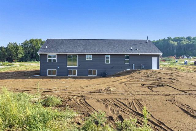 3735 HAROLDS WAY, Suamico, WI 54313