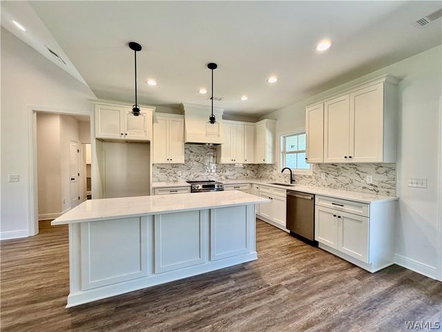 11962 Meadowview, Northport, AL 35475