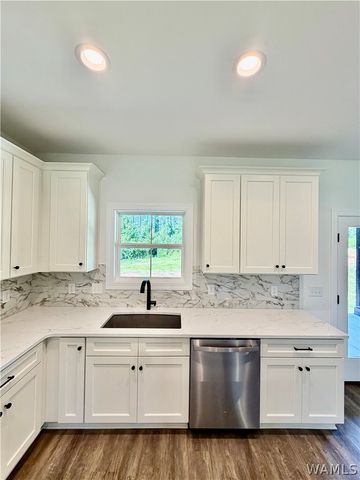 11962 Meadowview, Northport, AL 35475