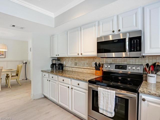 856 98th AVE N, Naples, FL 34108