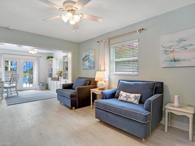 856 98th AVE N, Naples, FL 34108