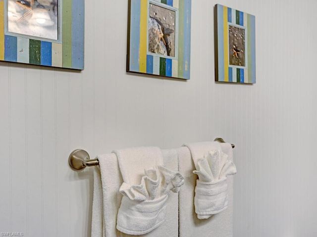 856 98th AVE N, Naples, FL 34108