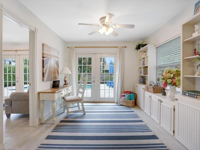 856 98th AVE N, Naples, FL 34108