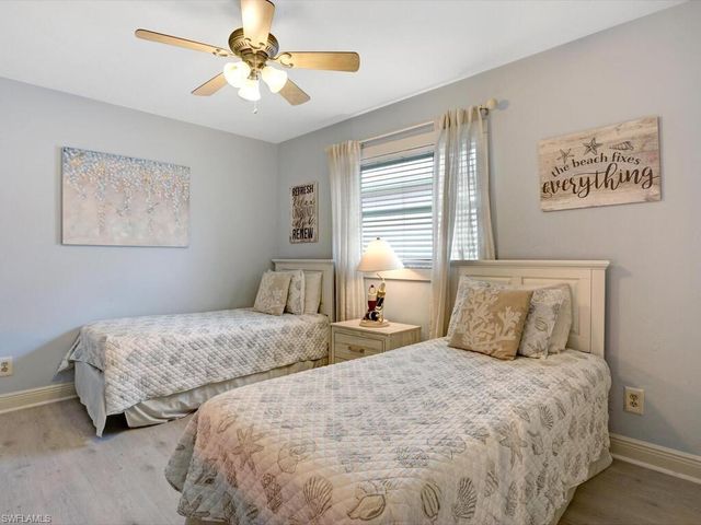 856 98th AVE N, Naples, FL 34108