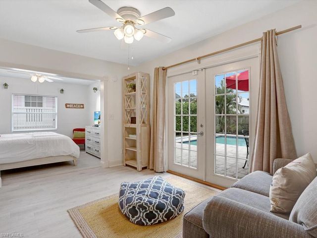 856 98th AVE N, Naples, FL 34108