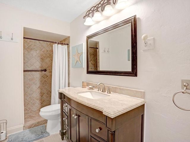 856 98th AVE N, Naples, FL 34108