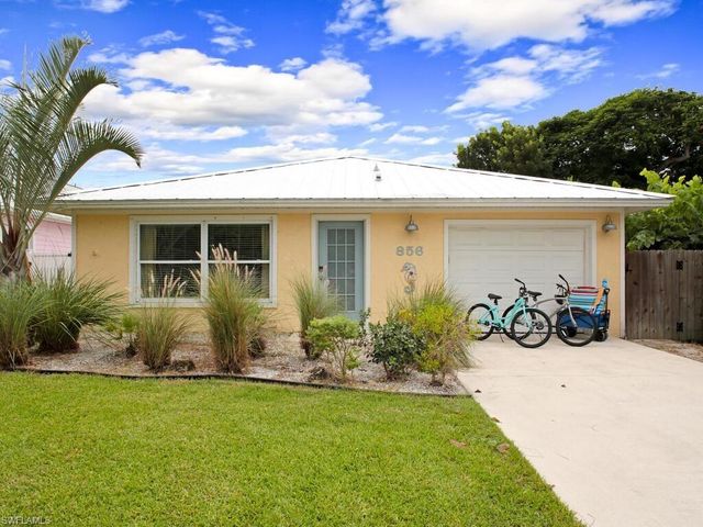 856 98th AVE N, Naples, FL 34108