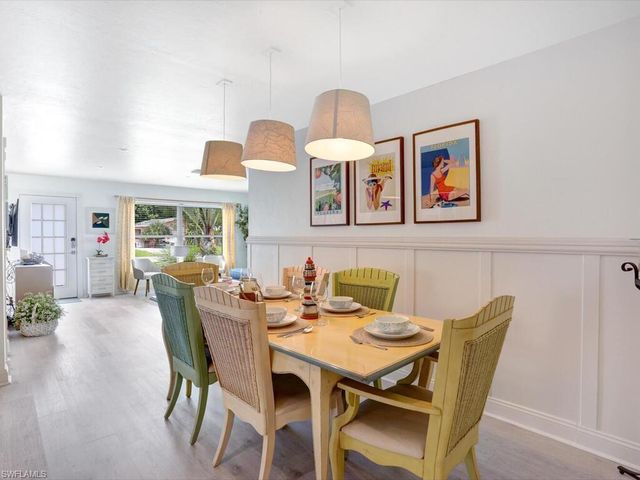 856 98th AVE N, Naples, FL 34108