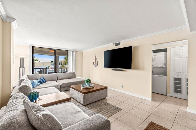 890 N Federal Highway 311, Lantana, FL 33460