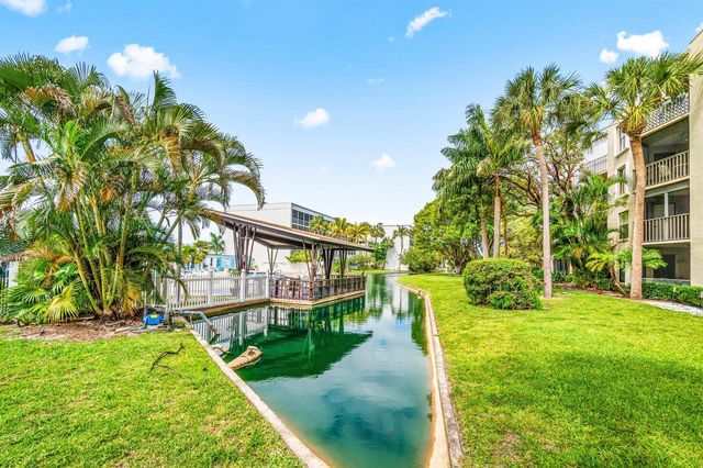 890 N Federal Highway 311, Lantana, FL 33460